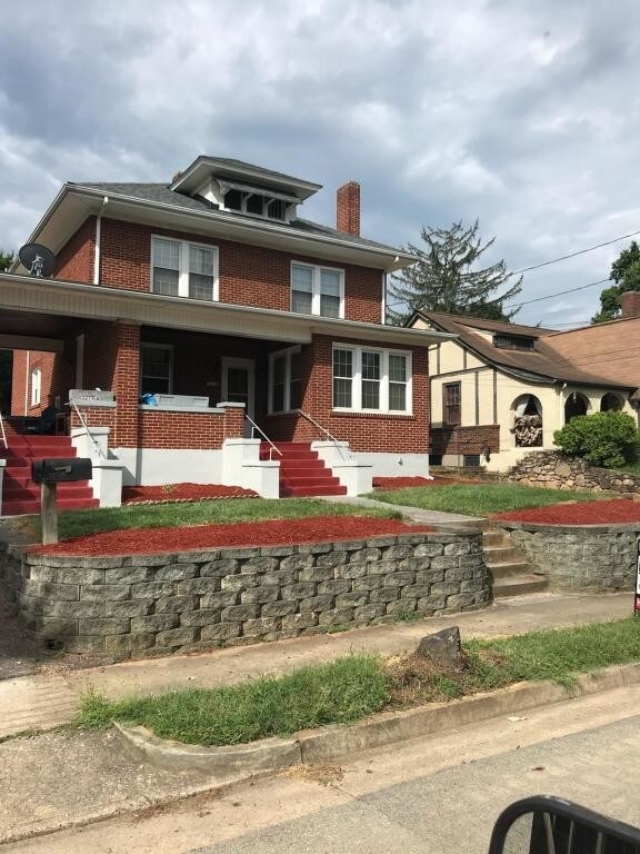 Foto principal - 3214 Forest Hill Ave NW