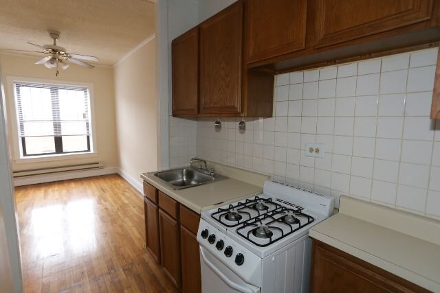 Foto del edificio - 629 W Cornelia Ave