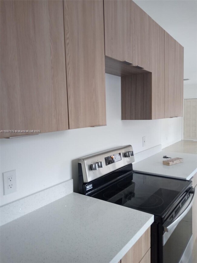 Foto del edificio - 249 E 3rd St