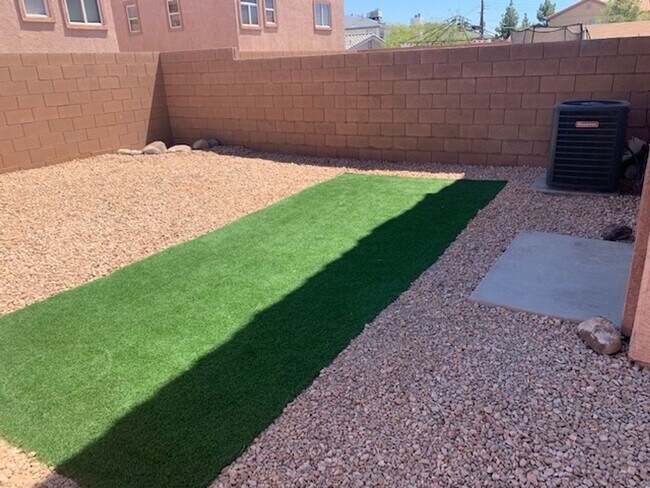 Foto del edificio - 3 Bedroom Townhouse