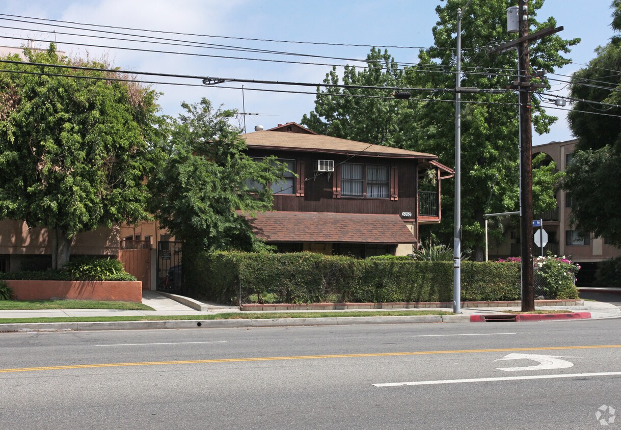 Foto del edificio - 5052 Kester Ave