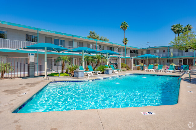 Piscina - University Pointe Apartments