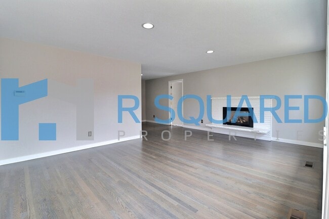 Building Photo - 12104 6th Ave SW