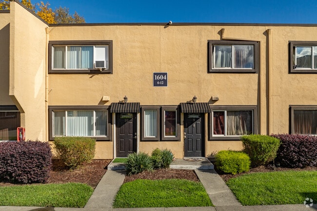 Entrance - Vineyard Townhomes