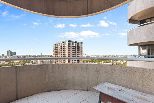 Foto del edificio - 5000 Montrose Blvd