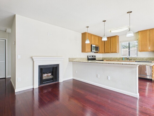 Foto del edificio - 2 Bedroom Condo at Kimberly Place in Monterey