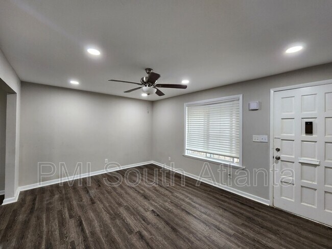 Building Photo - 141 Peyton Pl SW
