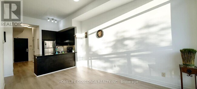 Photo du bâtiment - 8130 Birchmount Rd