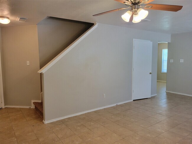 Foto del edificio - 6055 Green Heather Ln