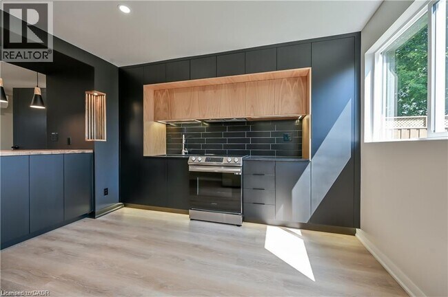 Photo du bâtiment - 43 Mahony Ave