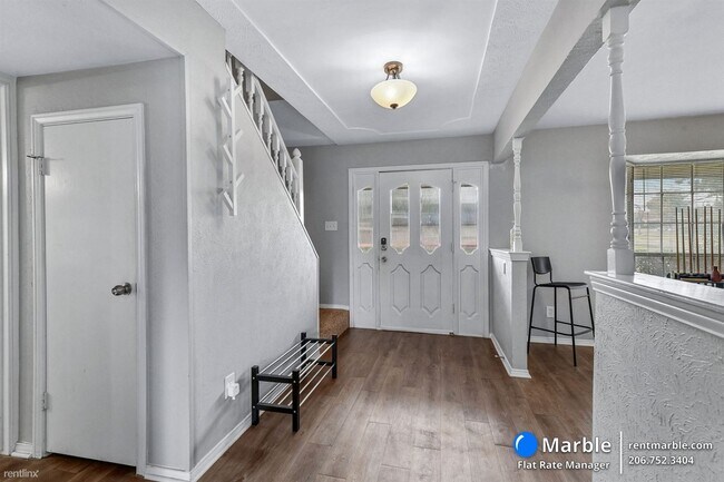 Foto del edificio - 4 br, 3 bath House - 8838 Forest Green Dr