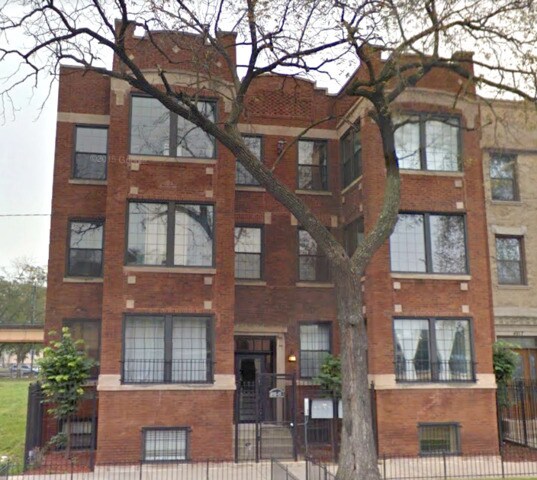 Primary Photo - 4911 S Prairie Ave