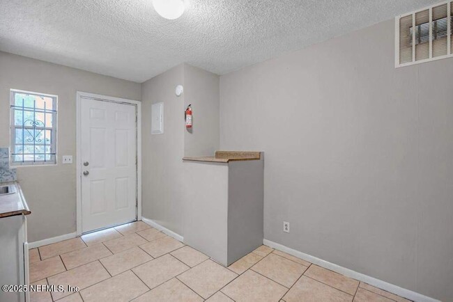 Foto del edificio - 402 E 27th St