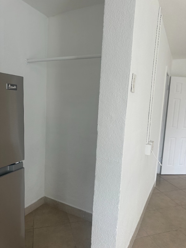 Foto del edificio - 1064 N Tamiami Trl