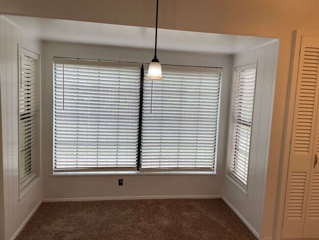 Foto del edificio - Application Received | Single-Story 3 Bed, 2 Bath | Prime Waco Location | Cul-de-Sac Lot with Gar...
