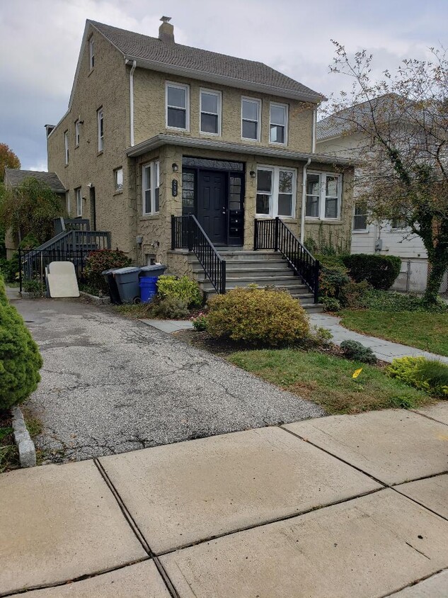 219 McElroy Ave Unit 1, Fort Lee, NJ 07024 Apartments in Fort Lee, NJ