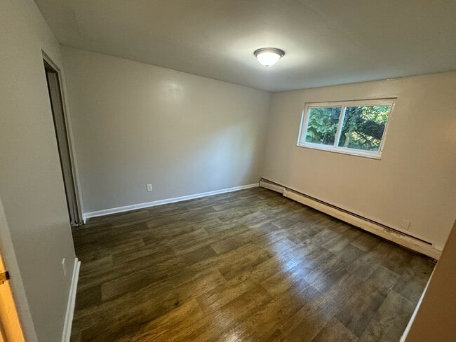 Building Photo - Anna Marie Apartments, LLC