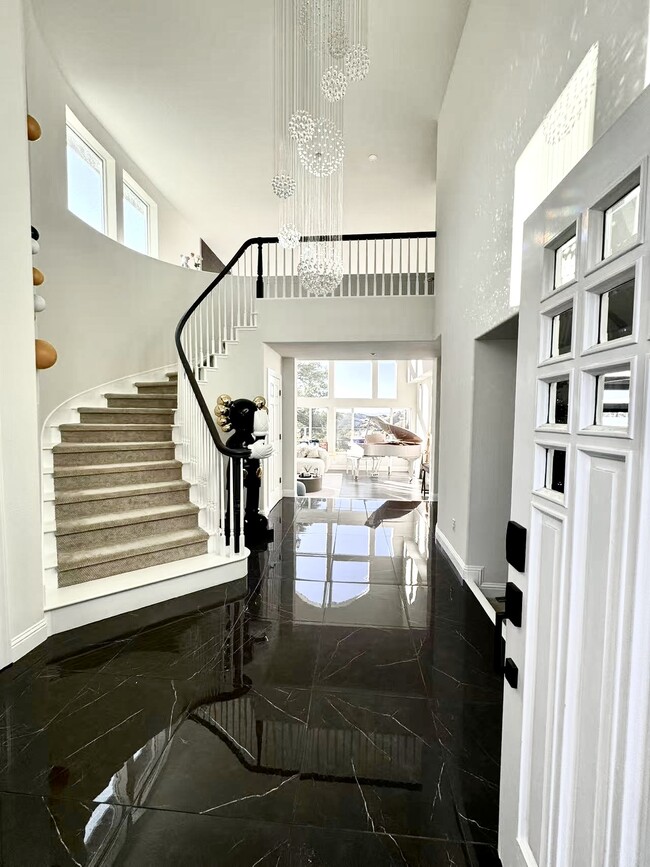 Building Photo - 1274 Sunrise Ridge Dr
