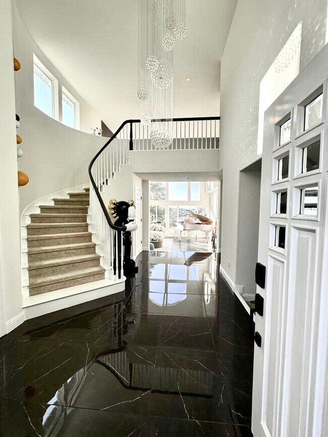 Foto del edificio - 1274 Sunrise Ridge Dr