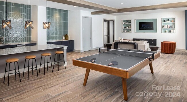 Foto del edificio - 8424 N Tryon St