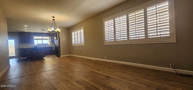 Foto del edificio - 1131 E Redfield Rd