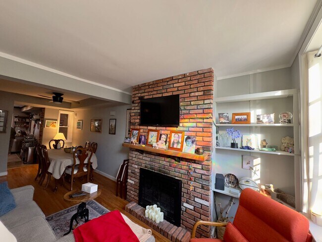 Foto del edificio - Charming 2 Bedroom/1 Bathroom Townhome with In-Unit Laundry in Ridgley's Delight, MD!