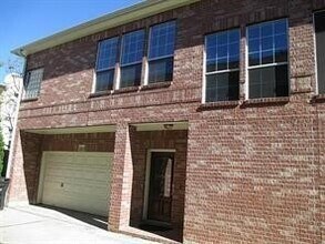 Building Photo - 3410 Honsinger St