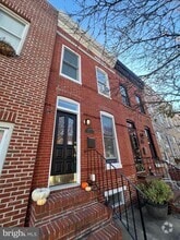 Building Photo - 1403 Andre St