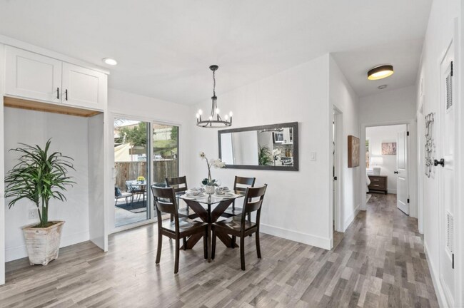 Foto del edificio - 1544 Cross Way