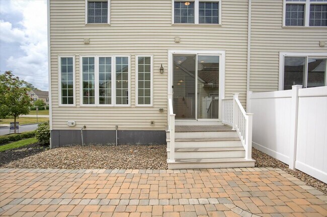 Foto del edificio - 1439 Keegan Ln