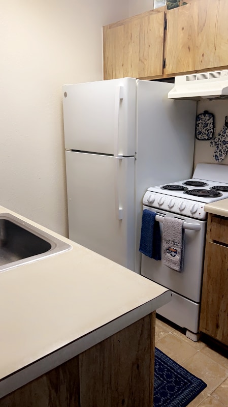 Building Photo - 4624 Canyon Trail S