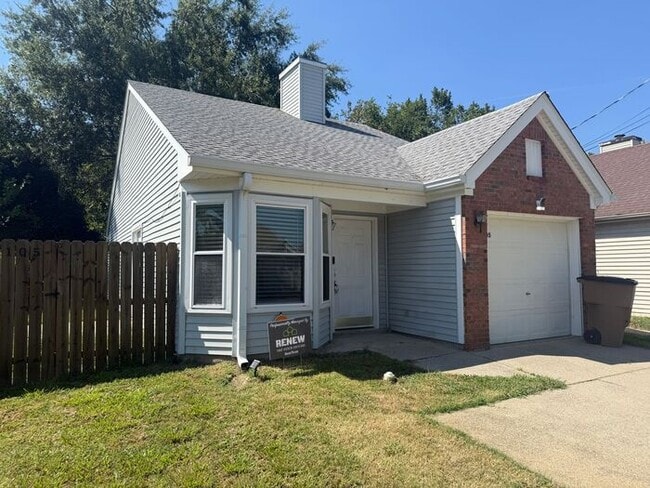 Photo - Cute Two Bedroom House in Donelson - Garage & Fenced Backyard
