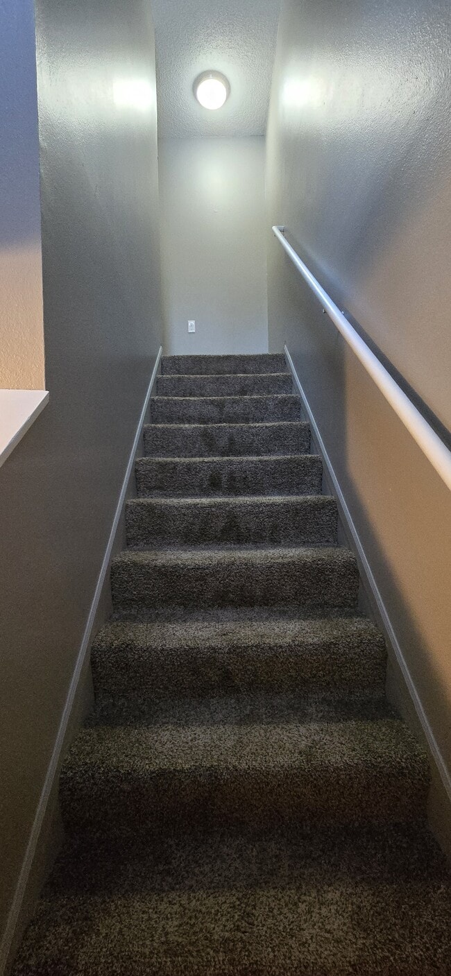 Building Photo - 261 Frenn Ave