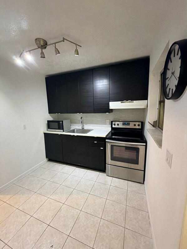 Foto del edificio - 120 SE 9th Ct