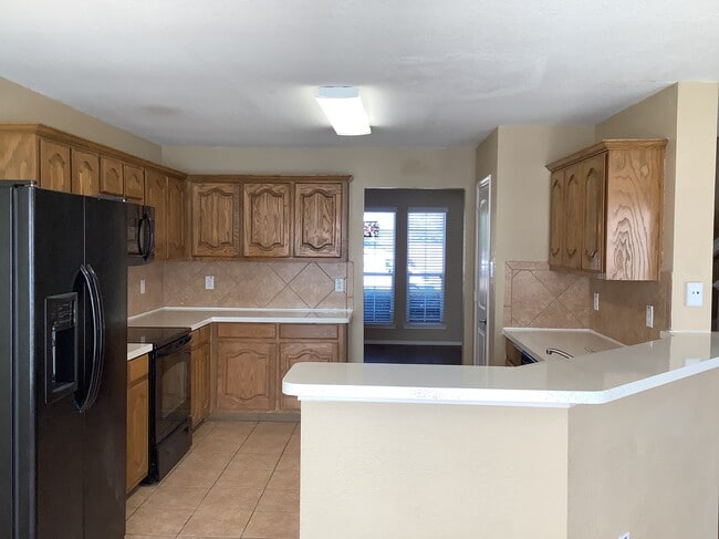Building Photo - 729 Ash Ln