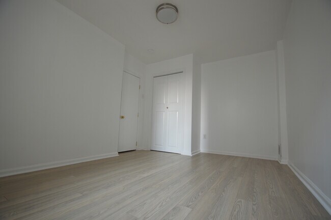 Bedroom 1 - 2548 Salmon St