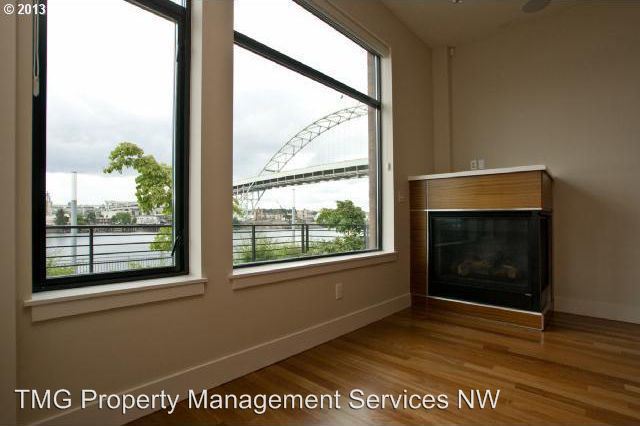 Building Photo - 1628 NW Riverscape St