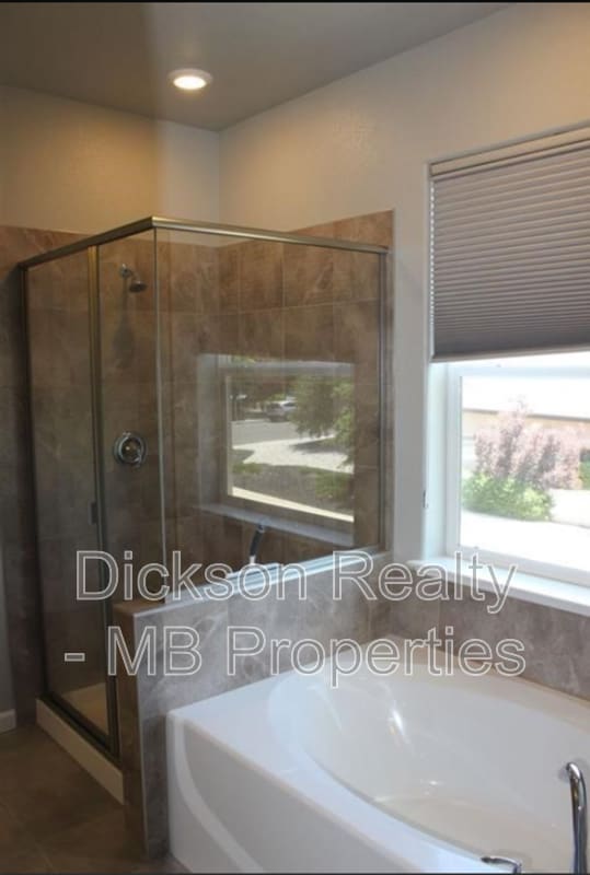 Building Photo - 770 Sarcinella Ct