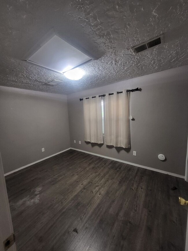 Foto del edificio - Historic Bungalow House 2/bd 1/ba 730/sf