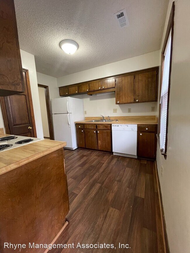 Building Photo - 2 br, 1.5 bath House - 1434 Kent Road