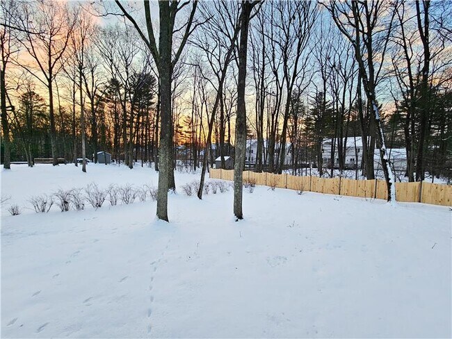 Building Photo - 19 Rustic Dr