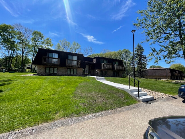 Building Photo - 120 Leeward Dr