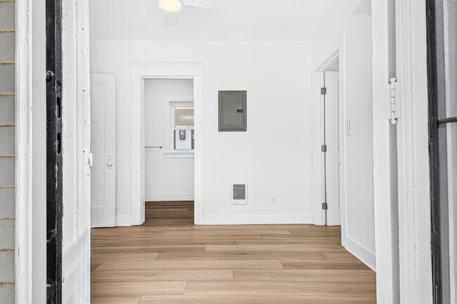 Building Photo - 525 Chestnut Ave