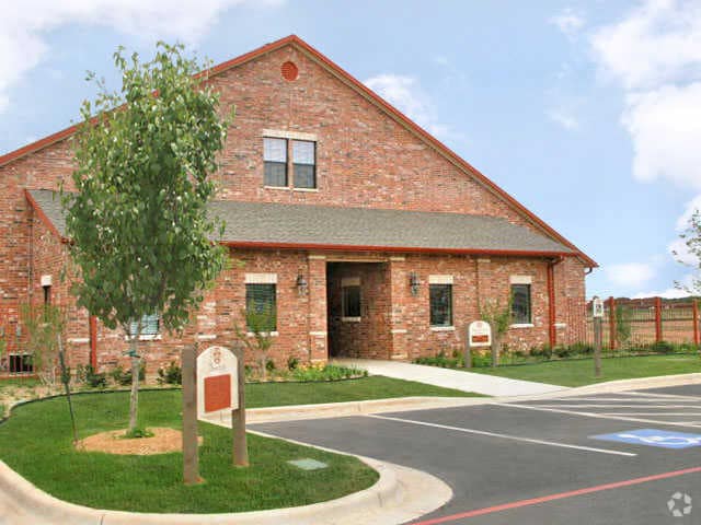 Building Photo - The Preserve at Prairie Pointe