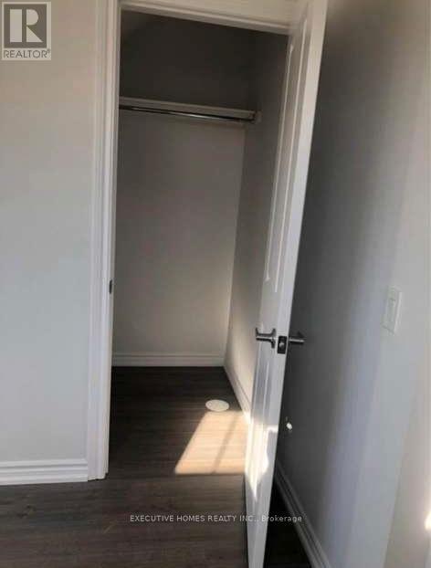 Photo du bâtiment - 2500 HILLRISE COURT