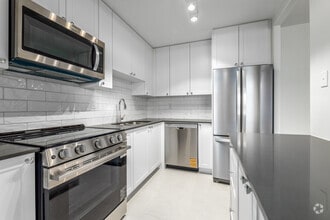 2BR, 1BA - 854SF - Kitchen - 1110 Caven St