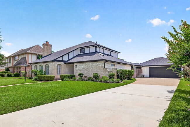 Foto del edificio - 4003 W Valley Dr