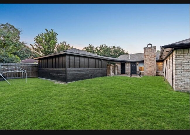 Building Photo - 11630 Sagemeadow Ln