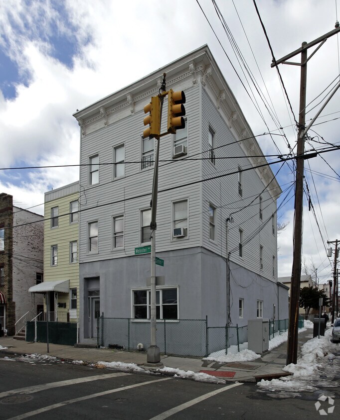 173 ster Ave, Jersey City, NJ 07307 Apartments in Jersey City, NJ
