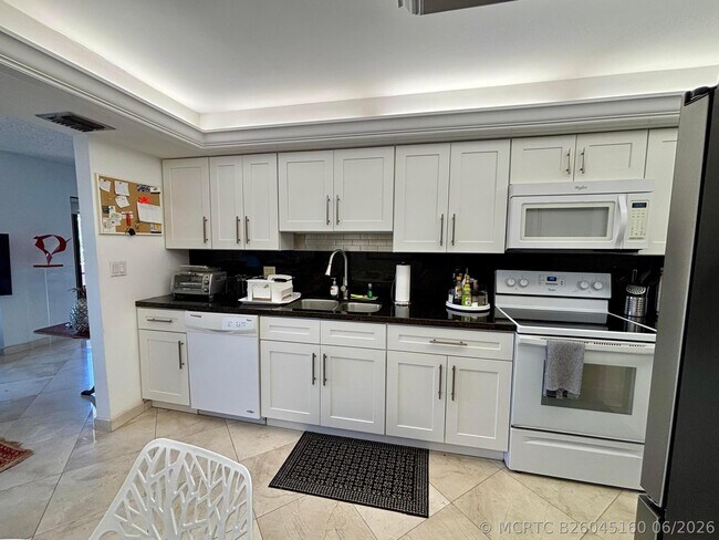 Foto del edificio - 4900 N Ocean Blvd